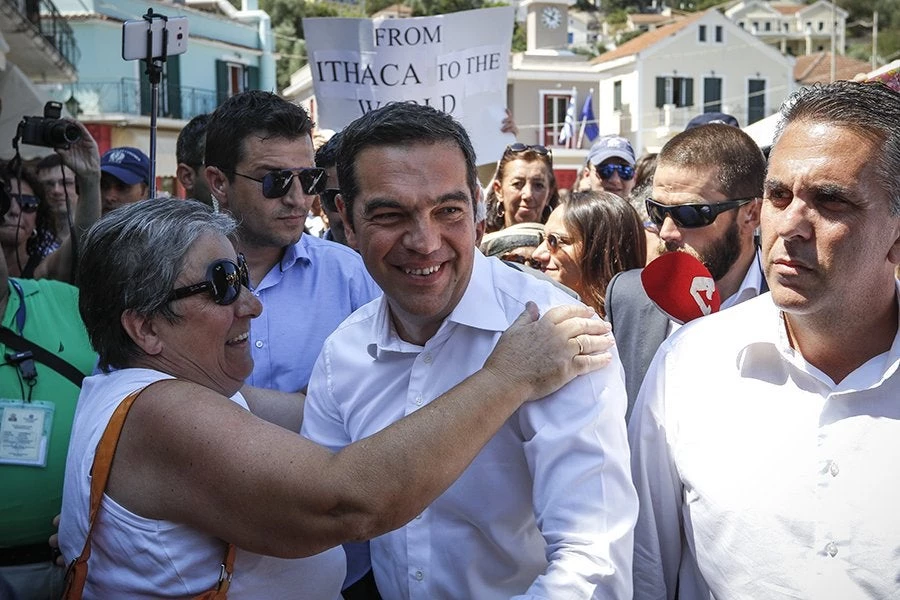 «Όργιο» προπαγάνδας από το Μ. Μαξίμου: Στελέχη του ΣΥΡΙΖΑ αποθέωσαν τον Τσίπρα στην Ιθάκη – Απίστευτες εικόνες